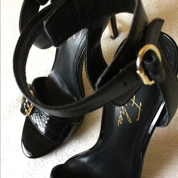 Marc Fisher Shoes - Marc Fisher Black Leather Heels